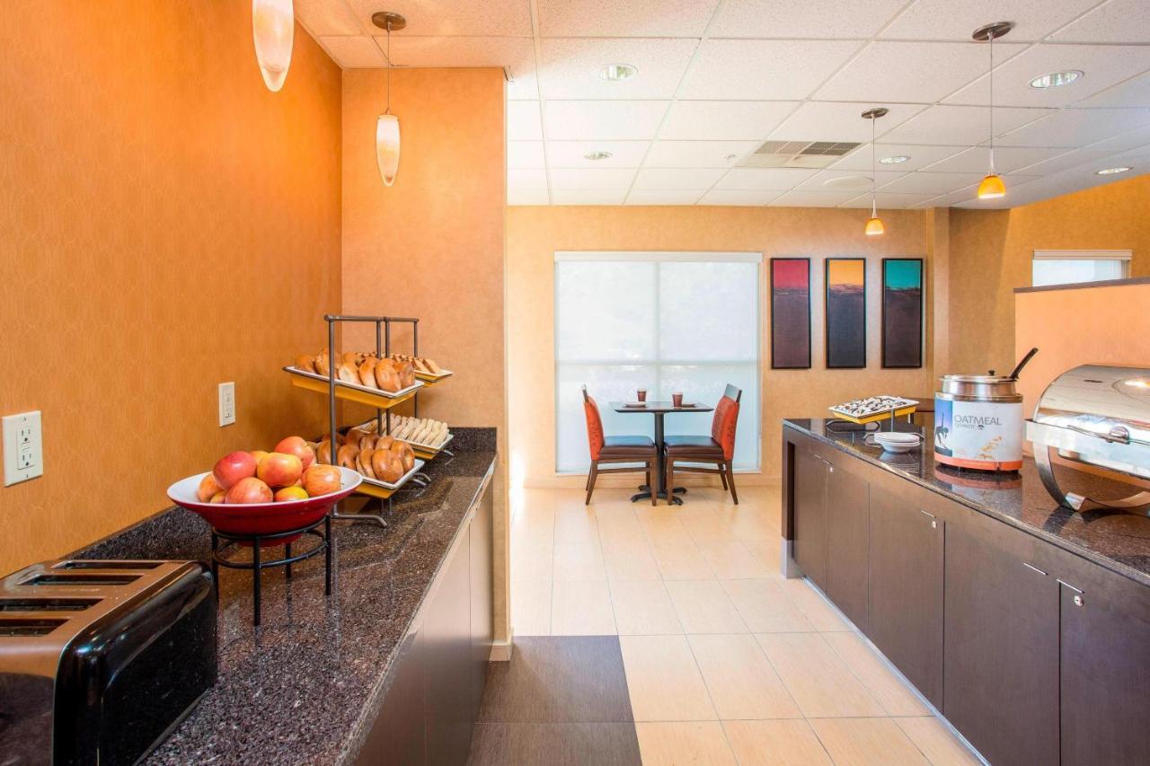 Residence Inn טופיקה מראה חיצוני תמונה